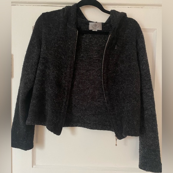 Powerline Canada Cozy Cropped Zip Up Sweater - Picture 2 of 5